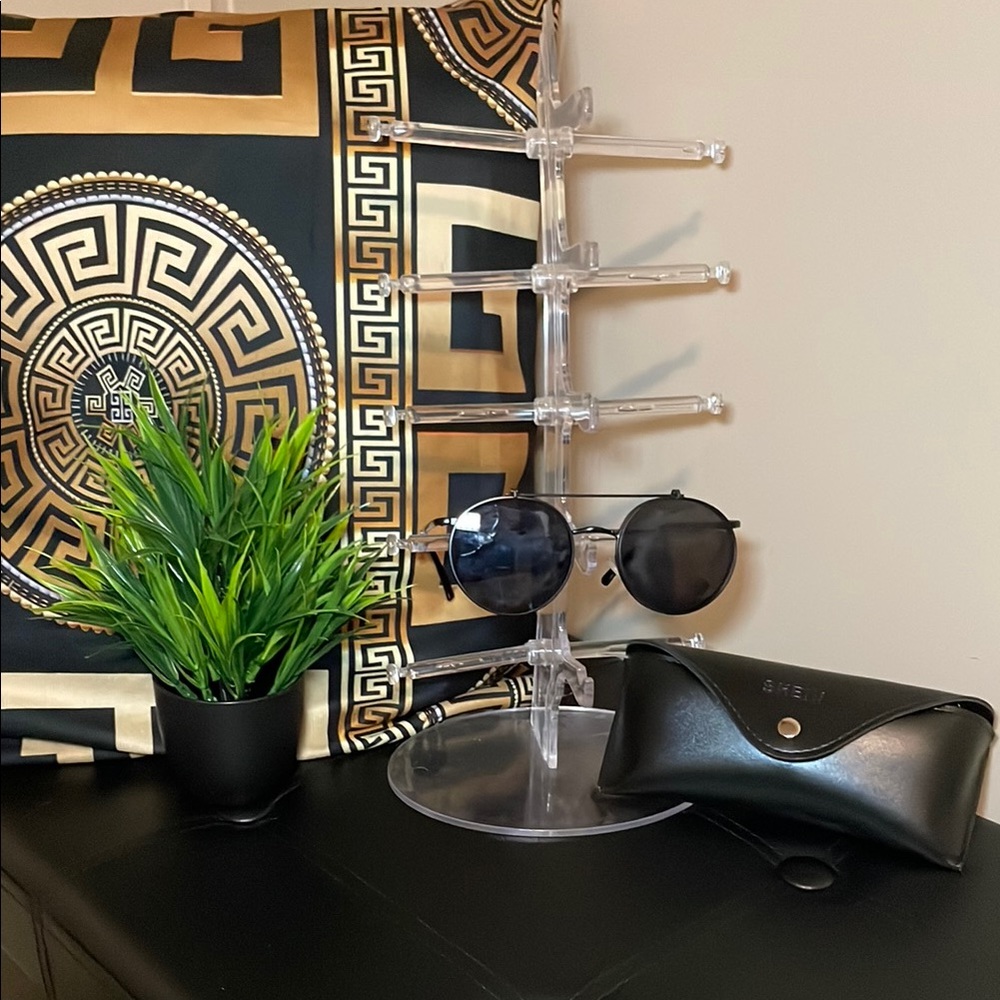 SHEIN Black Round Sunglasses with Case